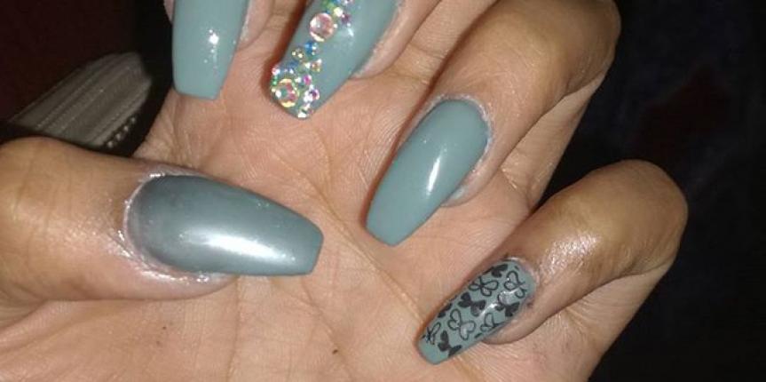 teal gem nails