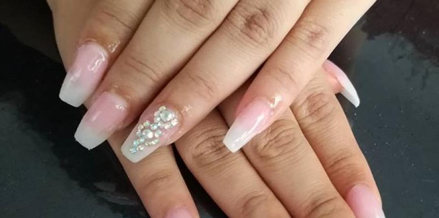 baby boomer nails / ombre nails