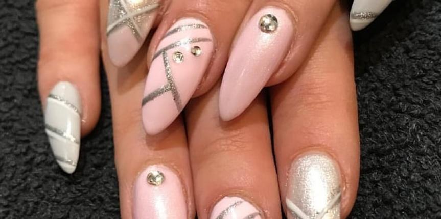 Light pink patterned acrylic extensions