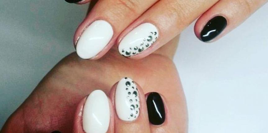 White and black gel overlay