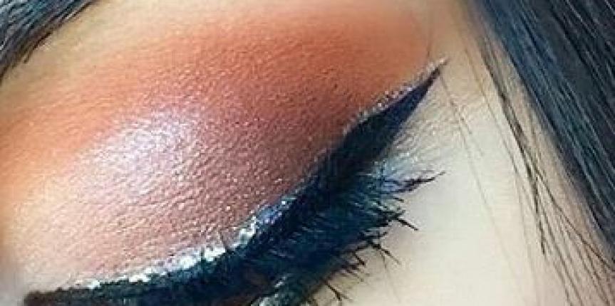 Shimmer eye look