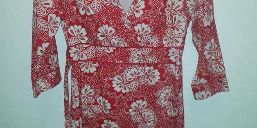 Short red patterned dress