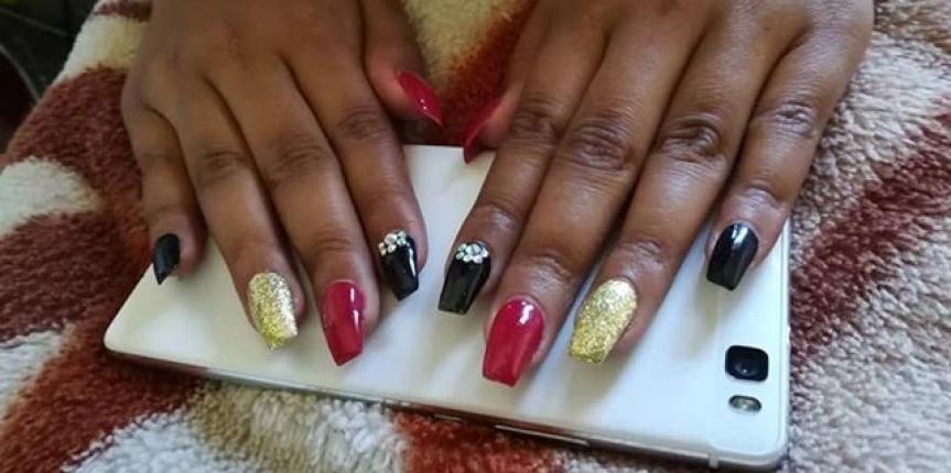 sliver/ gold / black/ red nails