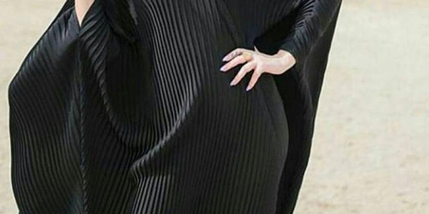 Pleated abaya