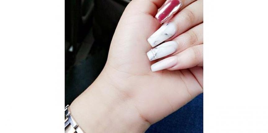 Marble/ chrome nails